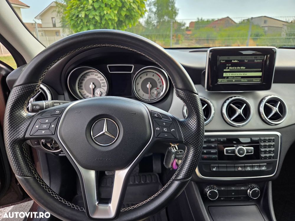 Mercedes-Benz GLA - 12