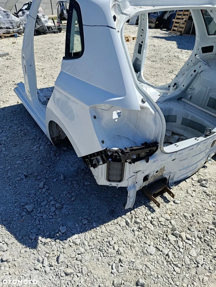 Ćwiartka błotnik lewy tył Volkswagen Polo VI 6 2G - 3