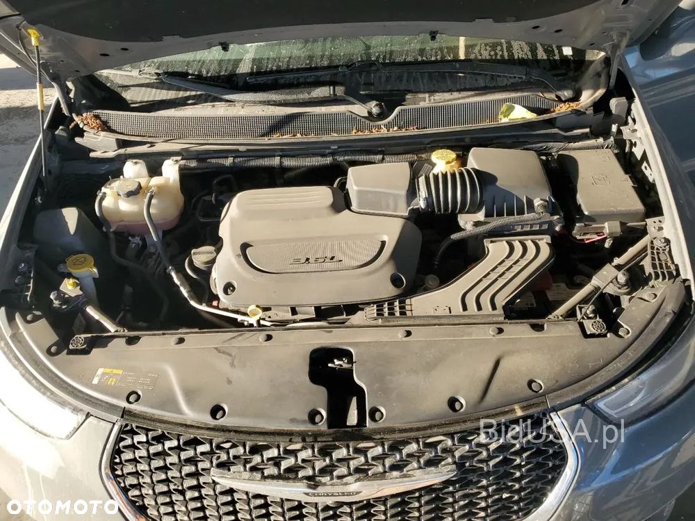 Chrysler Pacifica - 12