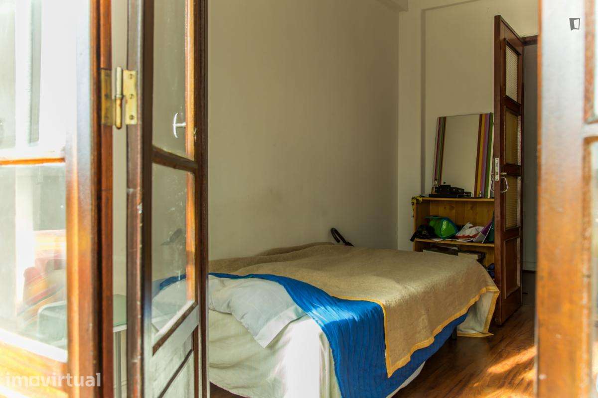 Quarto - localizado em Entrecampos Lisbon - Grande imagem: 2/17