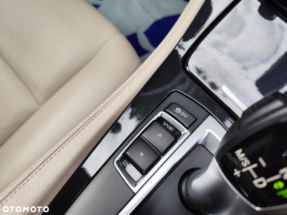 BMW Seria 5 520d Luxury Line - 30