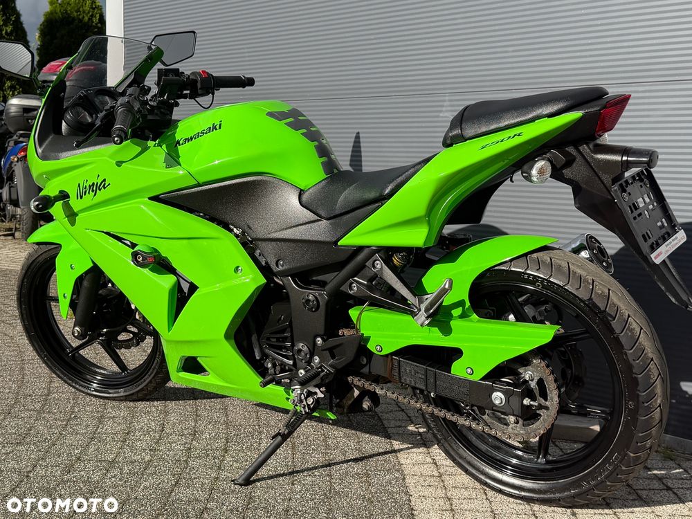 Kawasaki Ninja 250R - 14