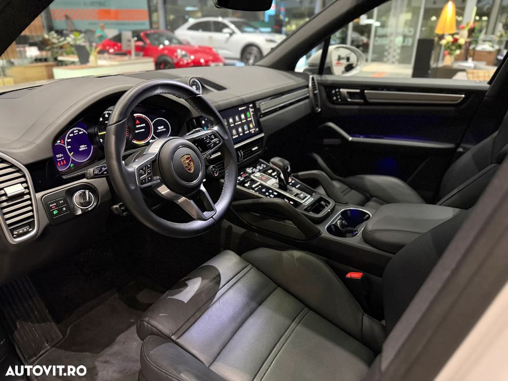 Porsche Cayenne - 28