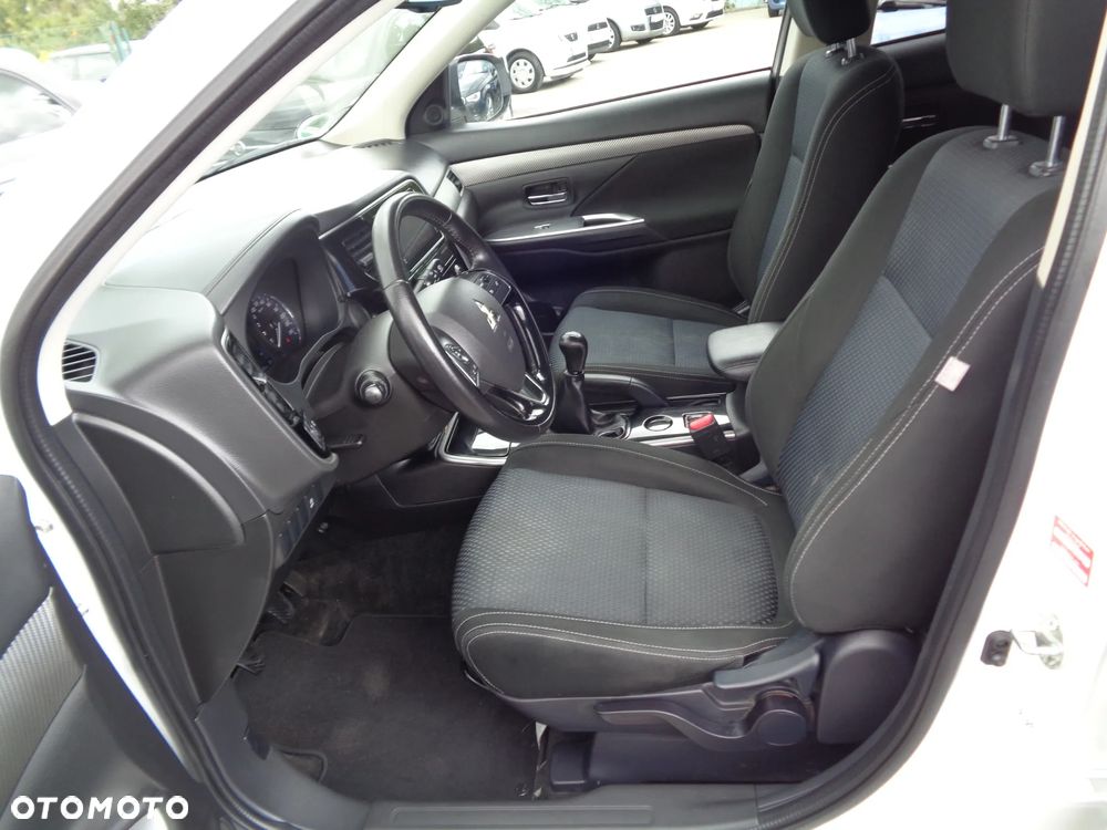 Mitsubishi Outlander 2.0 2WD Diamant Edition - 10