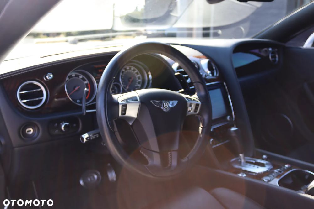 Bentley Continental GT V8 Convertible - 24