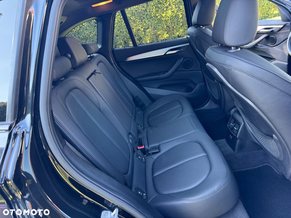 BMW X1 xDrive28i Sport Line - 28