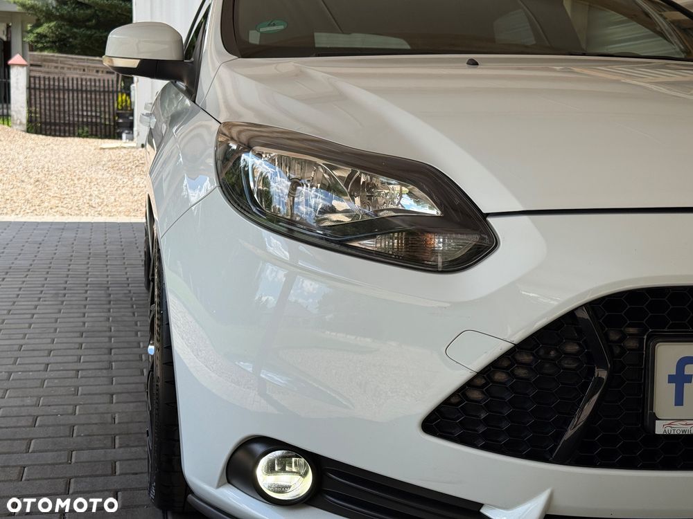 Ford Focus 2.0 EcoBoost ST mit Leder-Exclusiv-Paket - 6