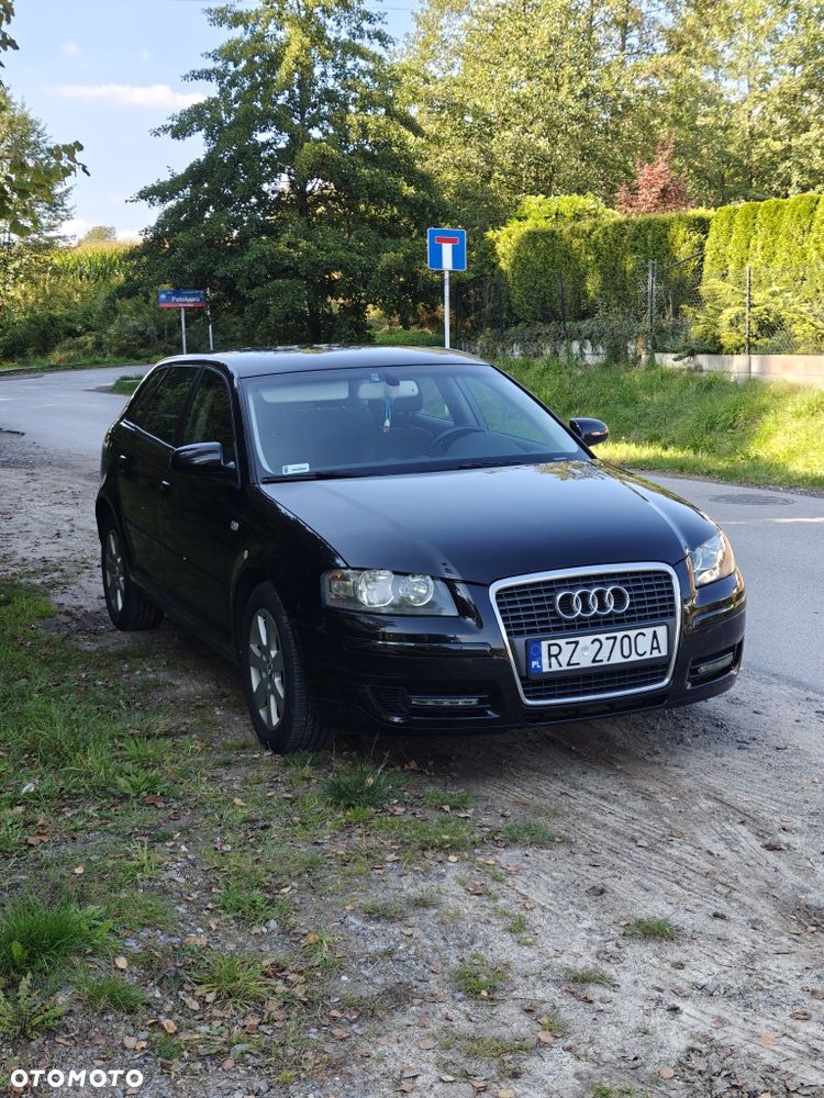 Audi A3 Sportback - 1