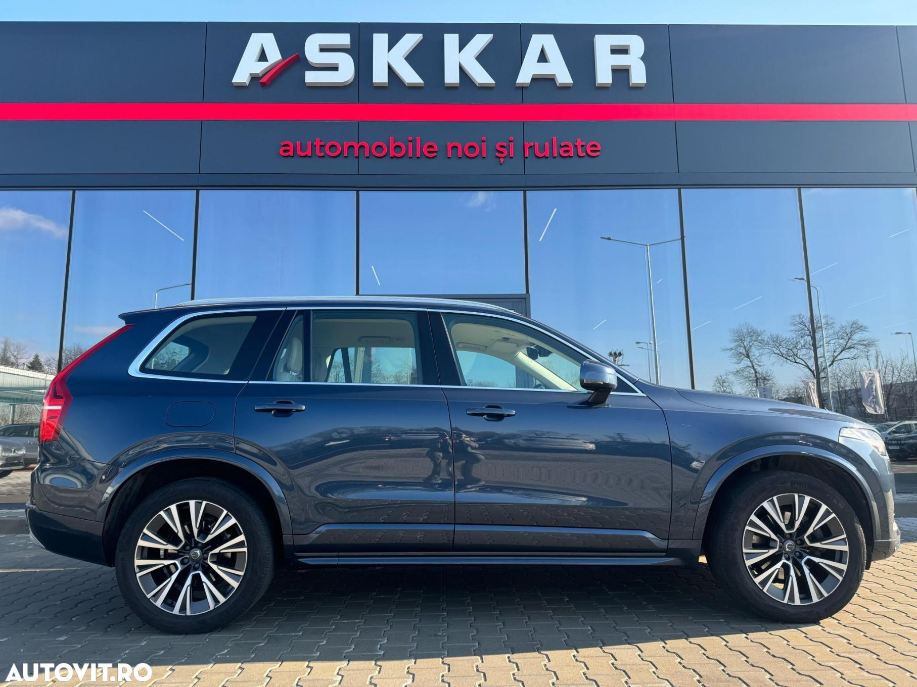 Volvo XC 90 B5 D AWD Geartronic Momentum Pro - 4