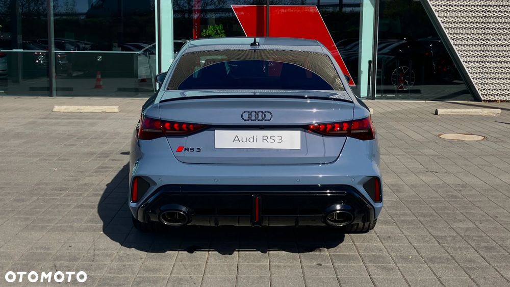 Audi RS3 Limousine - 11