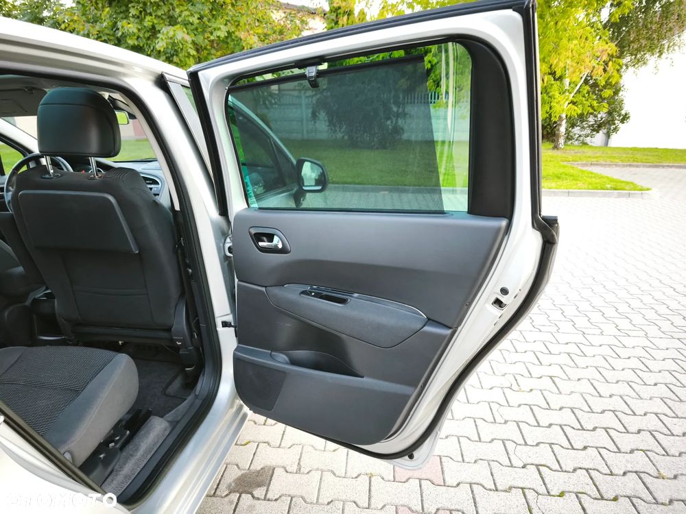 Peugeot 5008 1.6 HDi Active 7os - 12