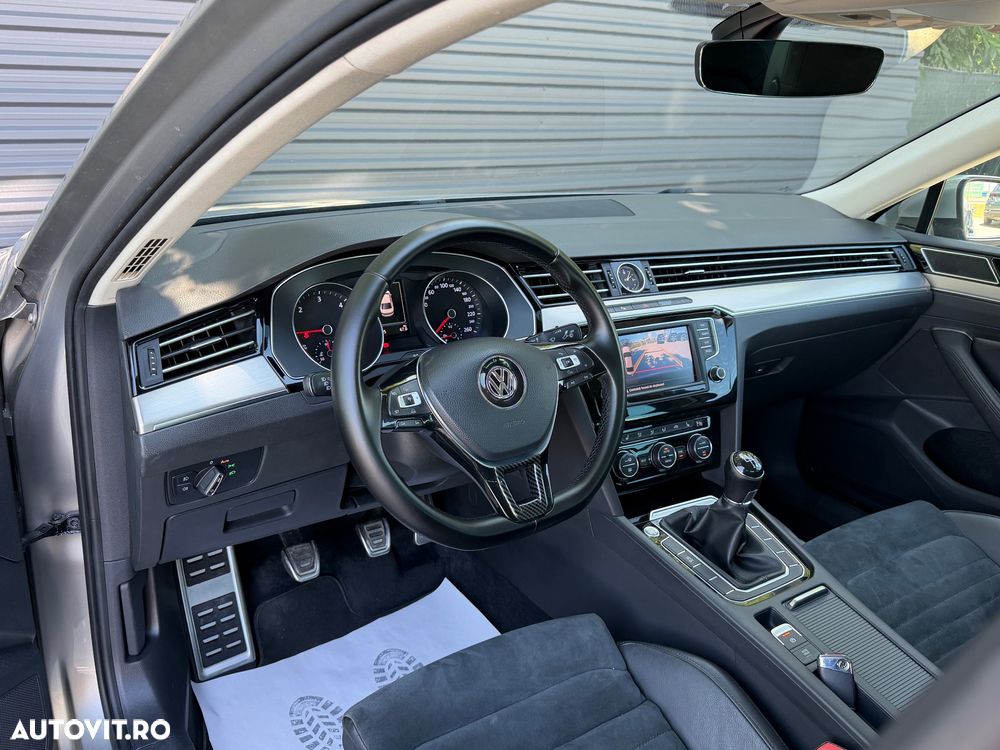 Volkswagen Passat 2.0 TDI DSG Highline - 12