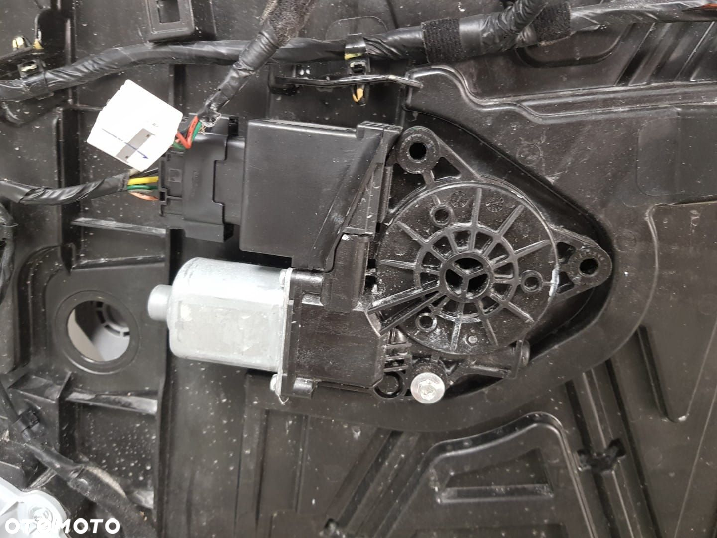GŁOSNIK PODNOSNIK MECHANIZM SZYBY SILNIK PROWADNICE DRZWI PRAWY PRZÓD PRZEDNI KIA SPORTAGE IV 4 16- - 3