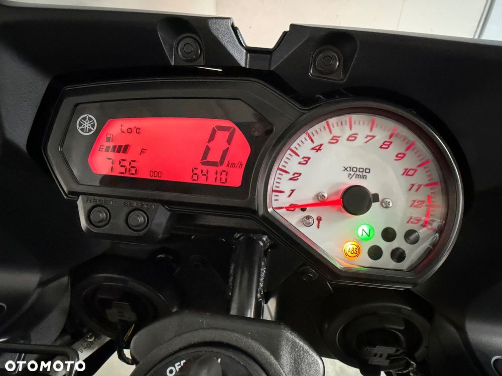 Yamaha FZ8 - 26