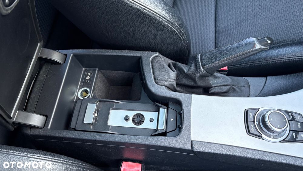 BMW Seria 3 320i - 40