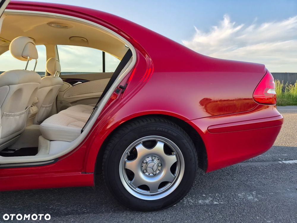 Mercedes-Benz Klasa E 320 Classic - 18
