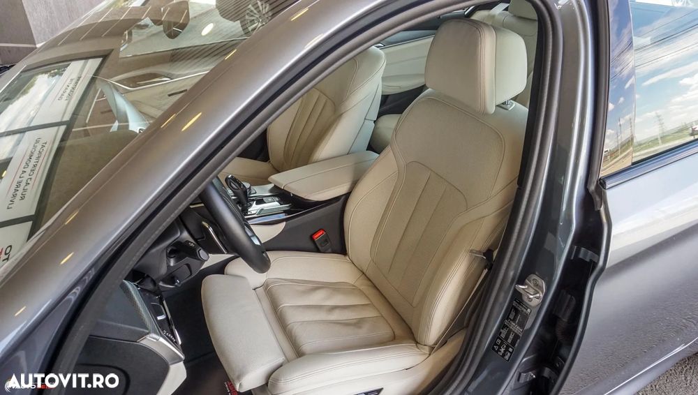 BMW Seria 5 530i xDrive AT - 28