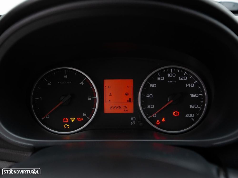 Mitsubishi L200 2.4 DI-D Club 4WD c/iva - 18