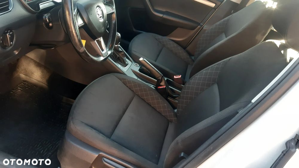 Skoda Octavia 1.6 TDI DSG Ambition - 8