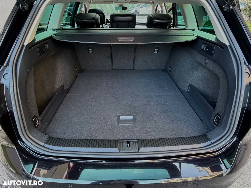Volkswagen Passat Variant 2.0 TDI DSG Highline - 16