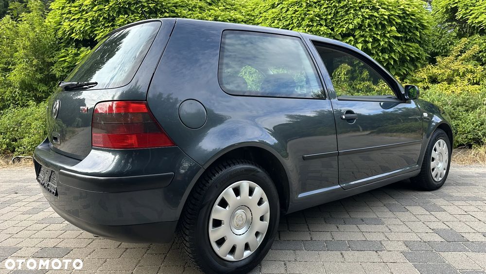 Volkswagen Golf - 5