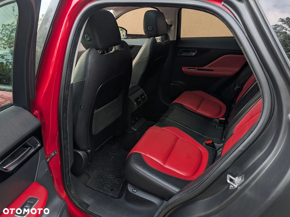 Jaguar F-Pace 30t AWD R-Sport - 30