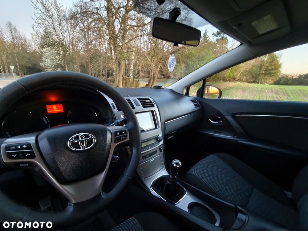 Toyota Avensis 1.8 Sol EU5 - 4