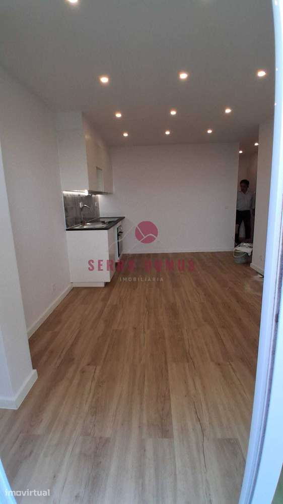 Apartamento T1+1 de 46 m² com logradouro de 20 m² em Sacavém - Grande imagem: 4/23