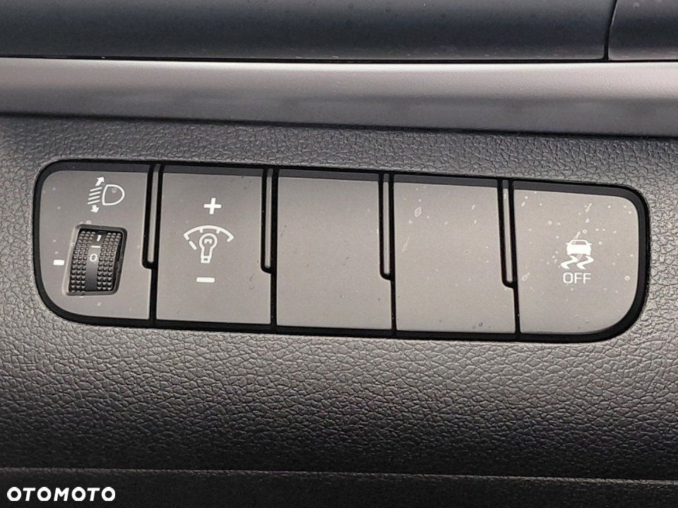 Hyundai Elantra - 24