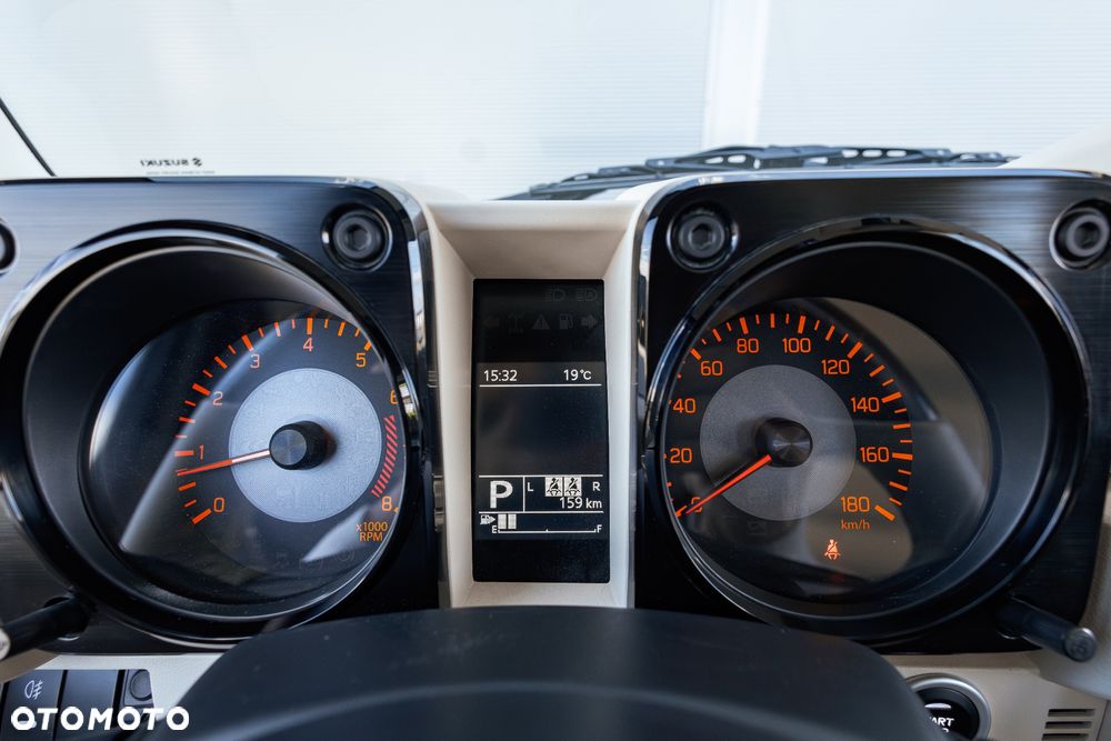 Suzuki Jimny 1.5 Elegance - 29