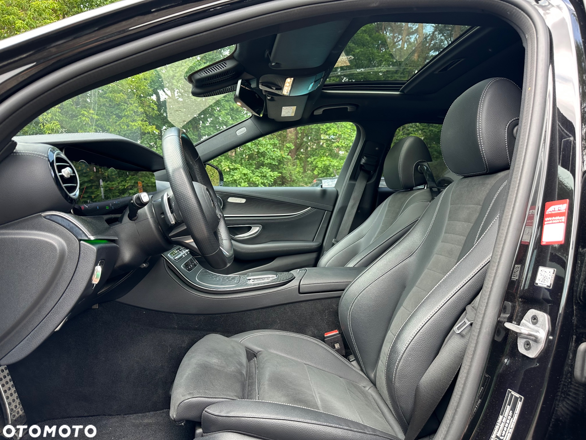 Mercedes-Benz Klasa E 300 d 4Matic T 9G-TRONIC AMG Line - 15