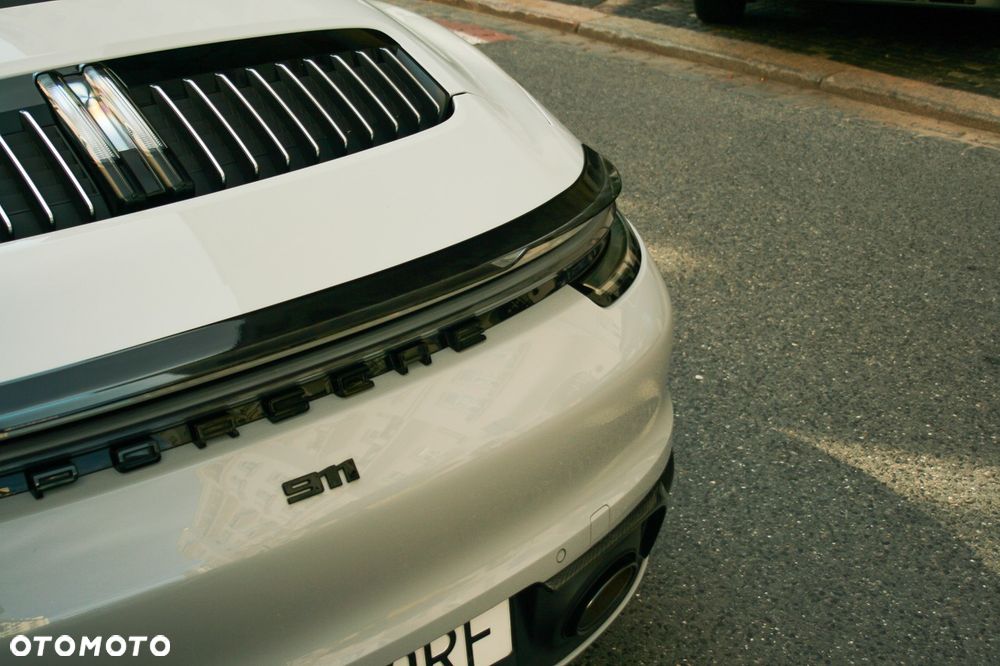 Porsche 911 Carrera 4S - 10