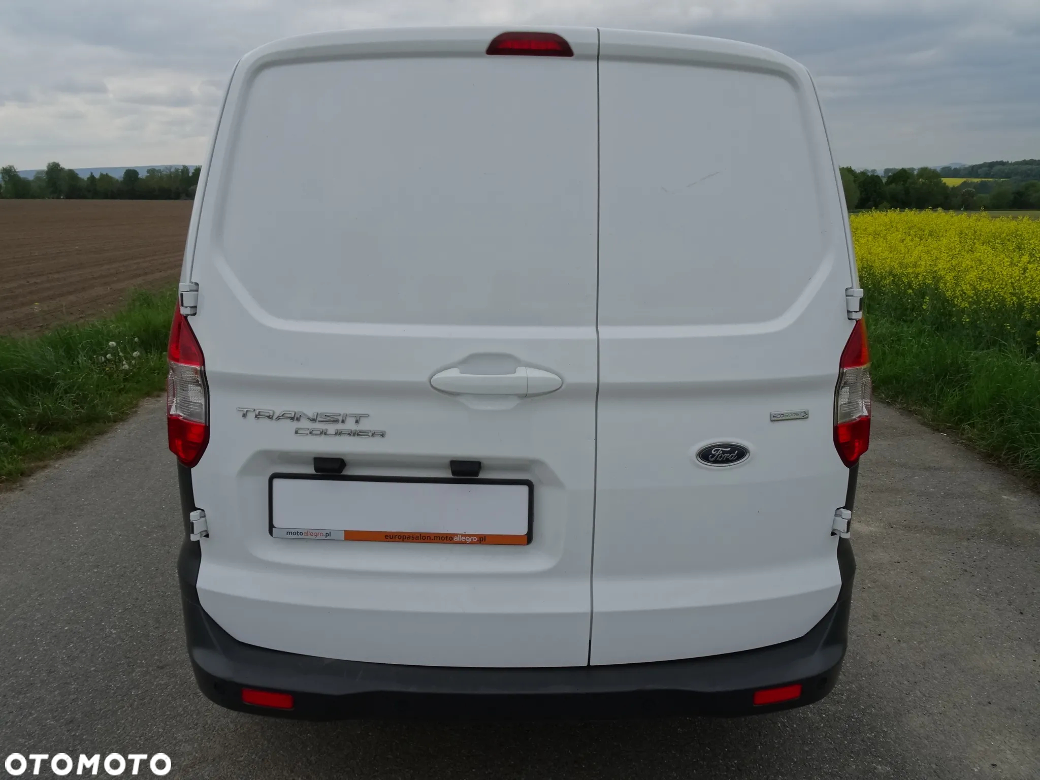 Ford Transit Courier - 6