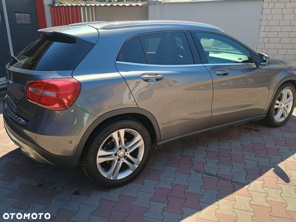 Mercedes-Benz GLA 200 7G-DCT - 9