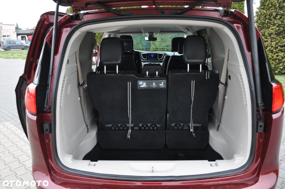 Chrysler Pacifica - 22