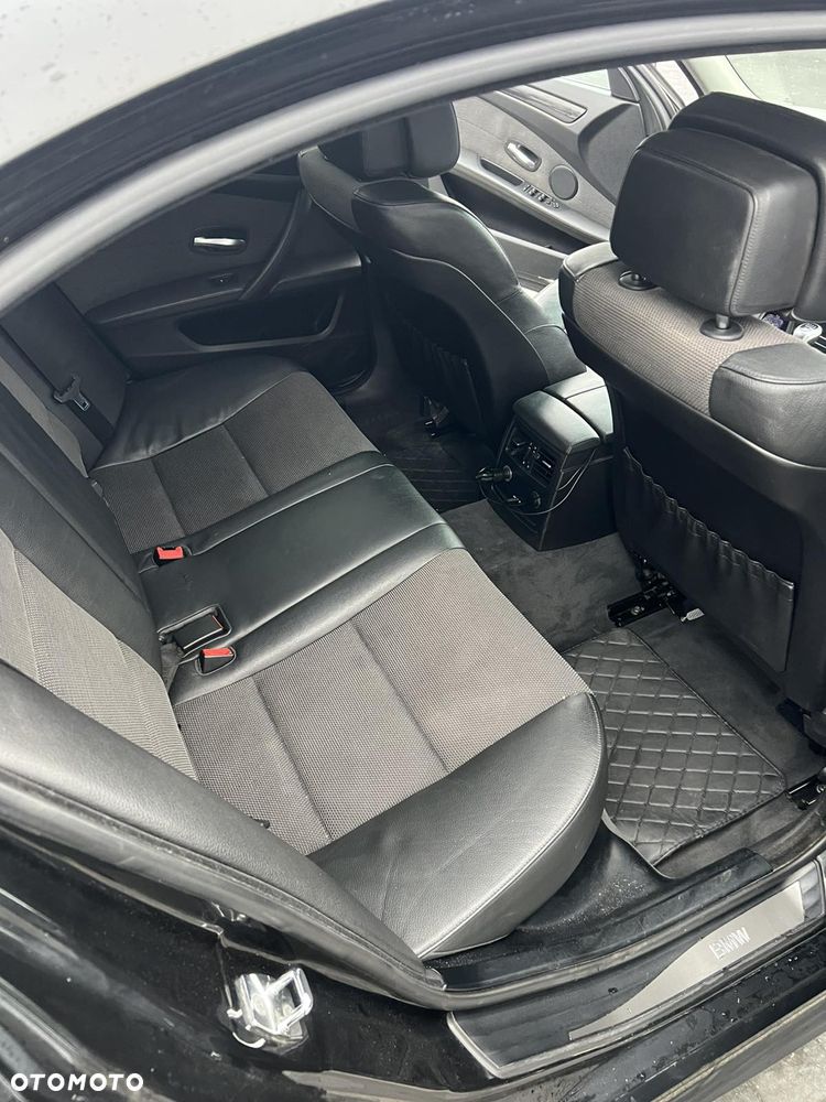 BMW Seria 5 520i - 11