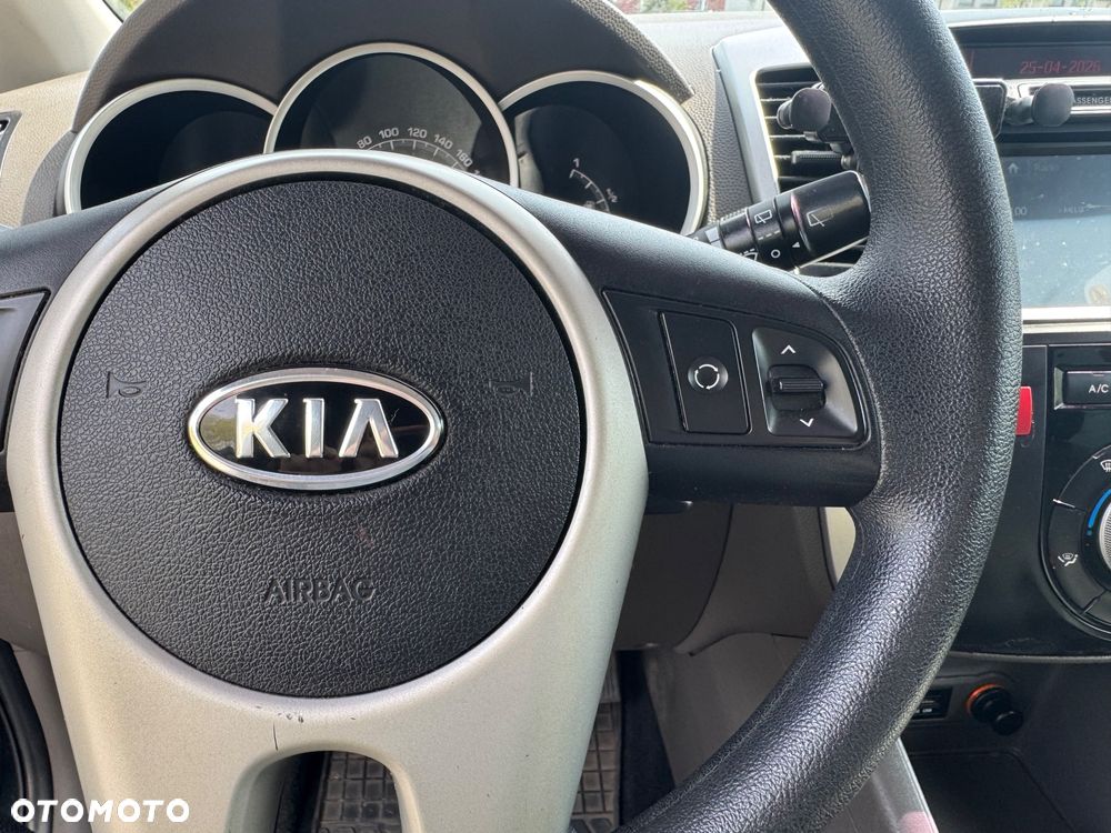 Kia Venga 1.4 CVVT Vision - 15