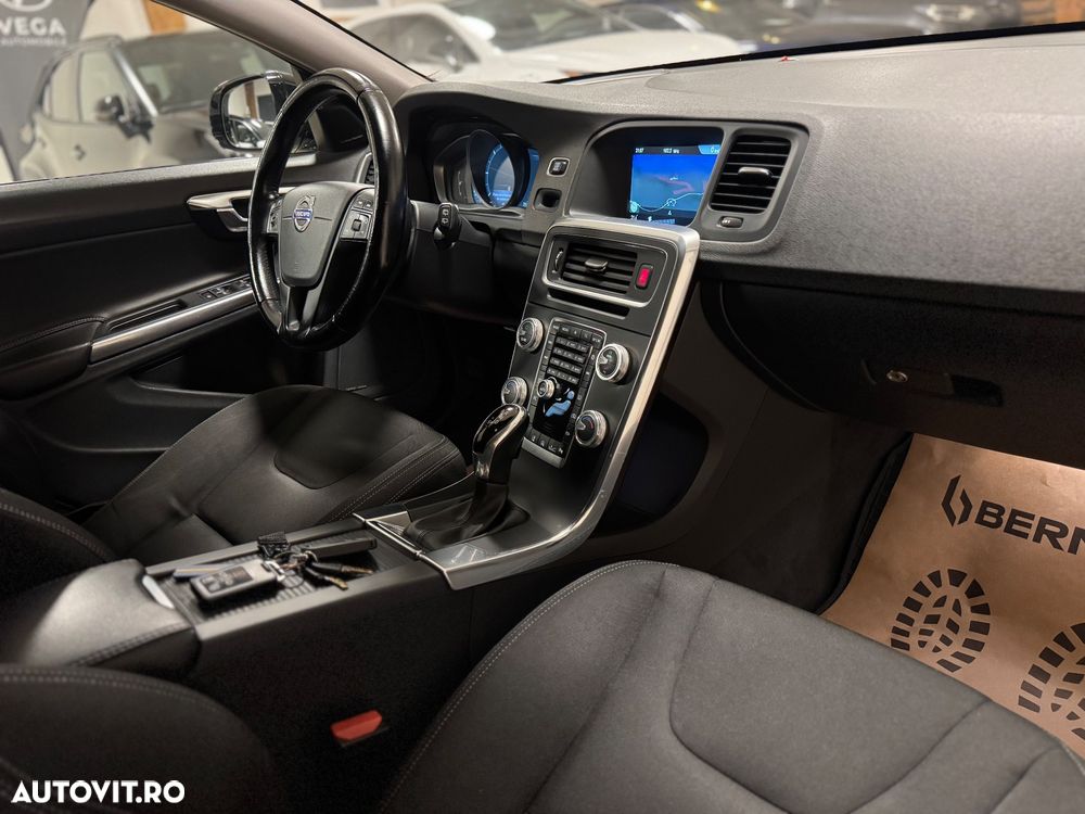 Volvo V60 D3 Geartronic Kinetic - 28