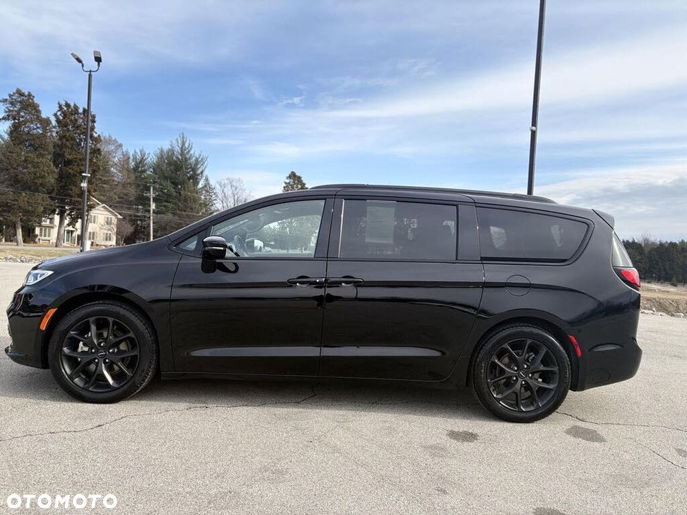 Chrysler Pacifica - 3