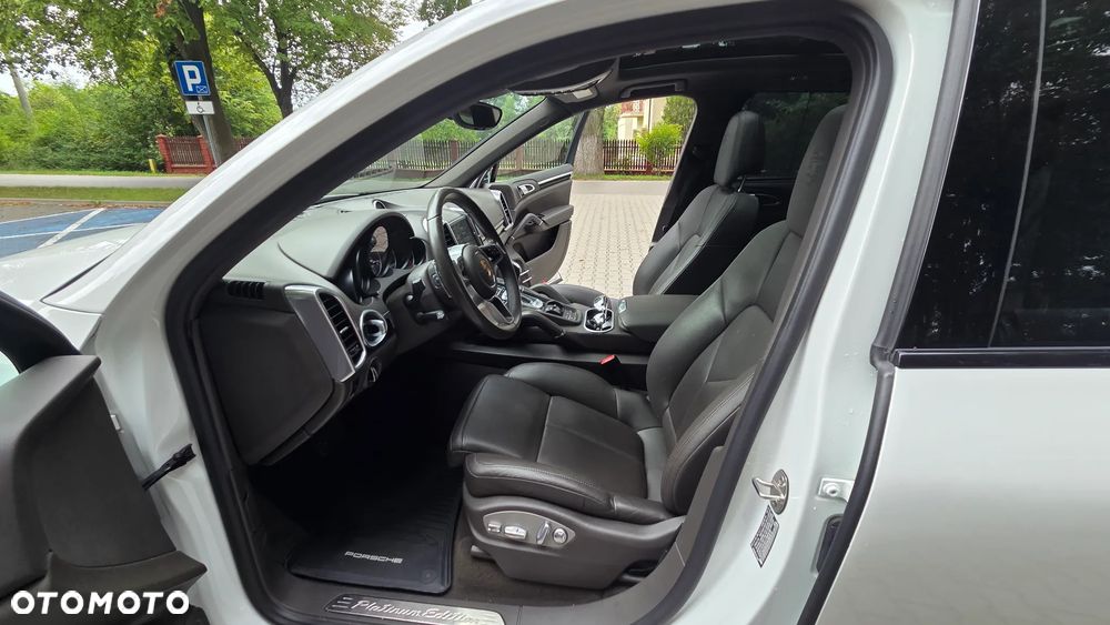 Porsche Cayenne Platinum Edition - 23