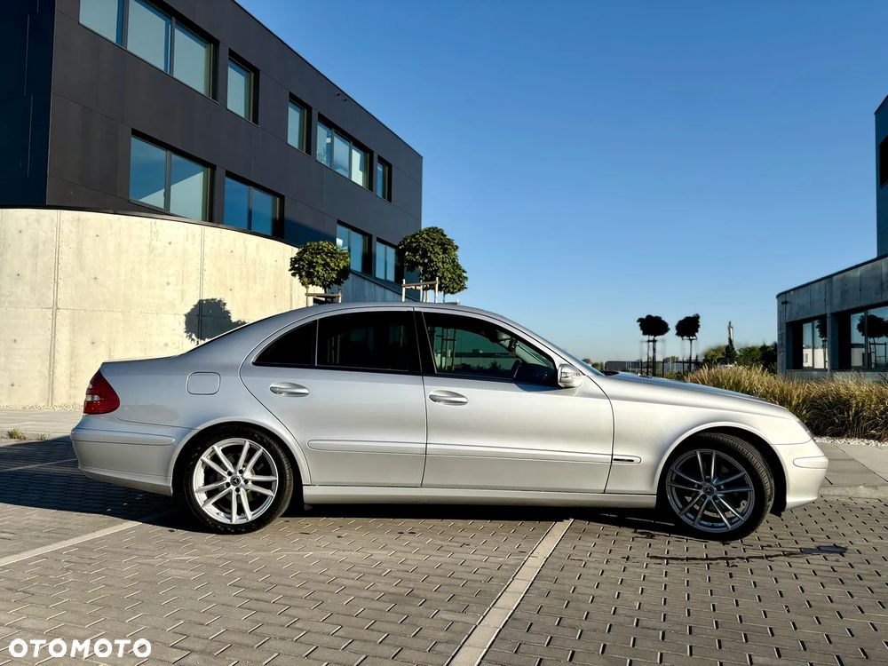 Mercedes-Benz E-Class 2003 photo 5