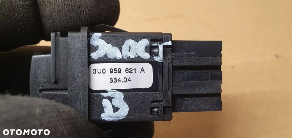 Przełącznik włącznik grzania szyby Skoda Superb 3U0959621A - 5