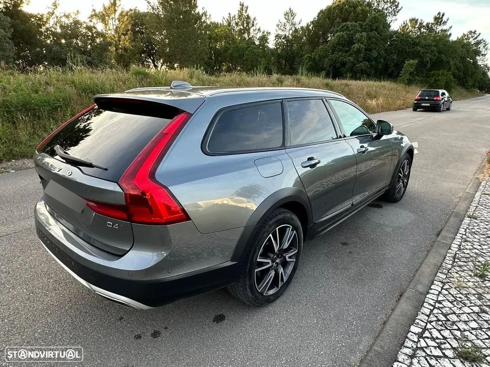 Volvo V90 D4 AWD Geartronic Momentum - 2