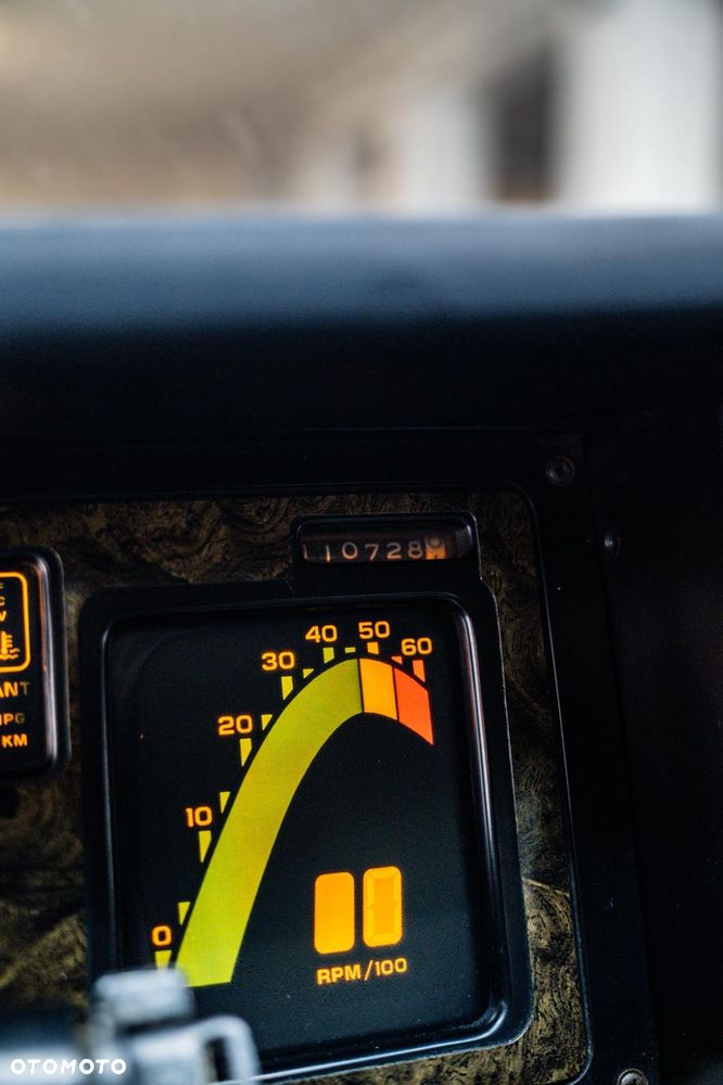 Chevrolet Corvette - 13