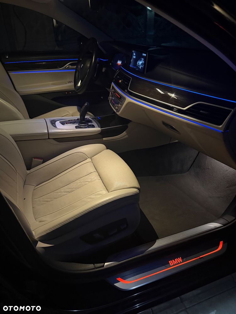 BMW Seria 7 730Ld xDrive - 11