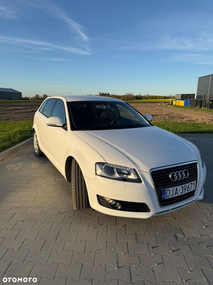 Audi A3 Sportback 1.6 TDI DPF S tronic Ambition - 2
