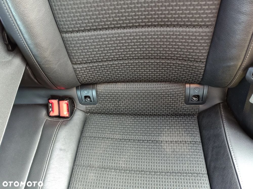 Volkswagen Golf 1.6 TDI DPF Comfortline - 12
