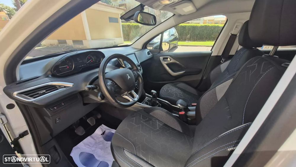 Peugeot 2008 1.2 PureTech Style - 4