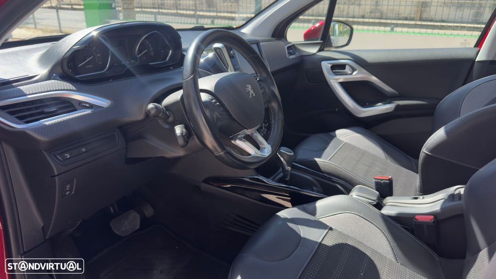 Peugeot 2008 1.2 PureTech Allure EAT6 - 8