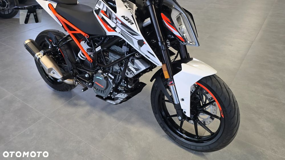 KTM Duke 125 - 23
